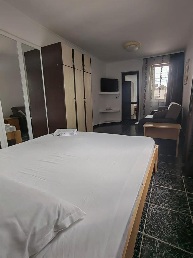 Casa Alexandru Hotel 2 Mai Ngoại thất bức ảnh